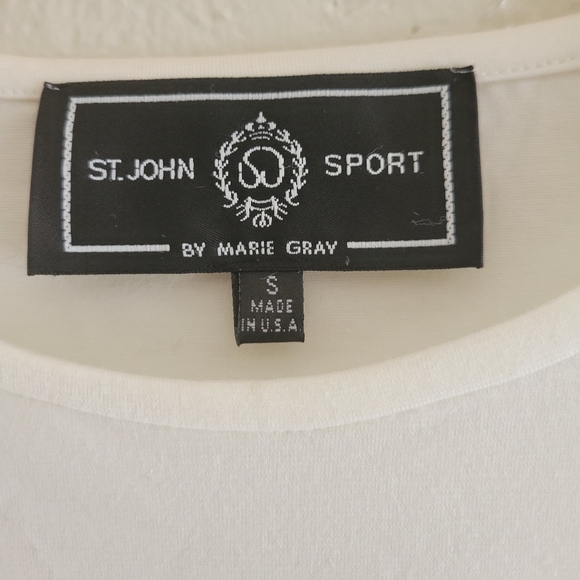 St. John Sport Top Size Small - Picture 3 of 5